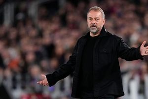 Martin Keown raises doubts over Barcelona's UCL winning bid, says 'it feels like they’re gambling' SportsTak