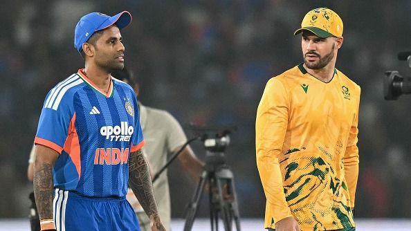 South Africa's captain Aiden Markram (R) and India skipper Suryakumar Yada in frame South Africa's captain Aiden Markram (R) and India skipper Suryakumar Yada in frame