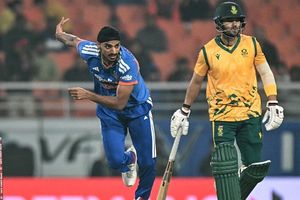 IND vs SA: Arshdeep Singh bags embarrassing record, bowls never-ending 13-ball over during 2nd T20I vs South Africa SportsTak