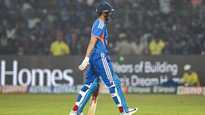 India assistant coach defends Shubman Gill after dismal batting displays in first two South Africa T20Is SportsTak