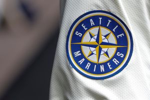 Seattle Mariners eye blockbuster catcher move amid Mitch Garver's free agency SportsTak