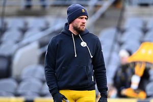 Myles Garrett sends support to T.J. Watt after Steelers star’s collapsed lung scare SportsTak