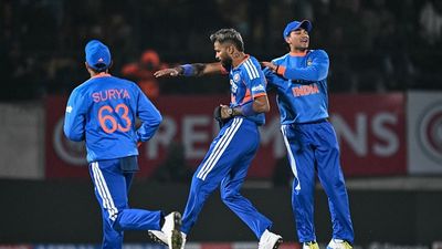 IND vs SA, 3rd T20I: Abhishek Sharma’s quickfire 35 and Hardik Pandya’s milestone power India past South Africa by seven wickets Hardik Pandya celebrating a wicket along with skipper Suryakumar Yadav and Abhishek Sharma