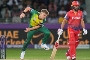 Rajasthan Royals' Sam Curran leads Desert Vipers to 6th straight win, books ILT20 2025 qualifier spot with all-round show SportsTak