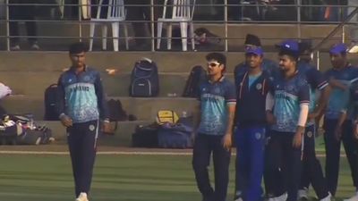 Ishan and Virat’s strong 88-run partnership goes unrewarded as Jharkhand reach SMAT final despite narrow loss to Andhra Pradesh Ishan Kishan with Jharkhand team