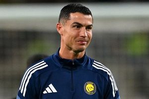 Al-Nassr star reveals 'incredible' experience of playing with Cristiano Ronaldo SportsTak