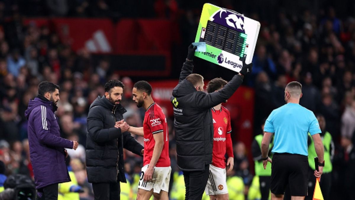 Watch: Man United star loses it after being subbed off by Ruben Amorim against Bournemouth SportsTak