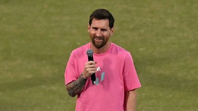Lionel Messi offers prayers and performs Shiv Abhishek during visit to Anant Ambani’s Vantara SportsTak