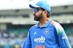 Rohit Sharma snubs MS Dhoni, Rishabh Pant to declare this cricketer as India's best wicketkeeper SportsTak