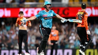 Wildermuth, Renshaw's tons help Brisbane Heat pull off highest-ever chase in BBL history Brisbane Heat's Jack Wildermuth (C) celebrates in this frame. (Getty)