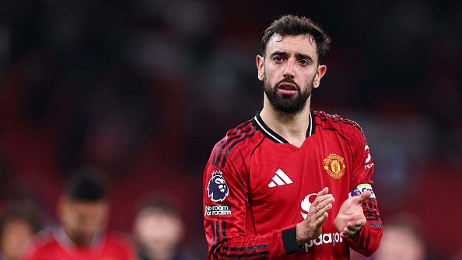 Louis Saha defends Bruno Fernandes against ‘lazy’ criticism at Manchester United Louis Saha defends Bruno Fernandes against ‘lazy’ criticism at Manchester United