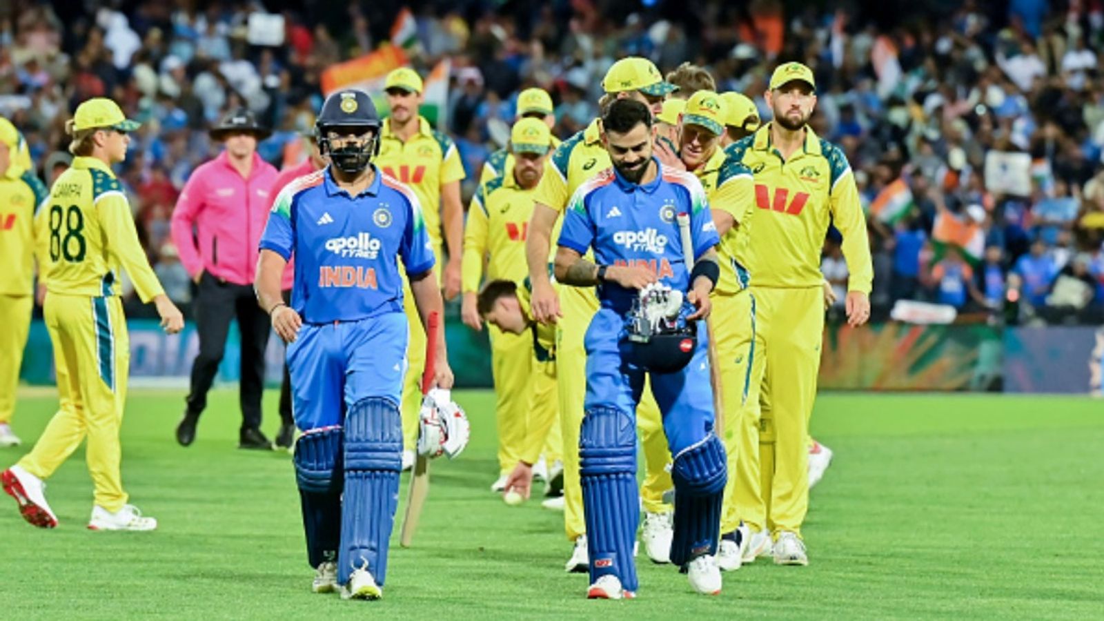 WATCH: Rohit Sharma trolls Ben Stokes-led side, says 'Australia mein khelna sabse difficult hai, aap England ko puch he sakte ho' Virat Kohli, Rohit Sharma and players of Australia walk off the field after game three of the ODI series at Sydney Cricket Ground on October 25, 2025.