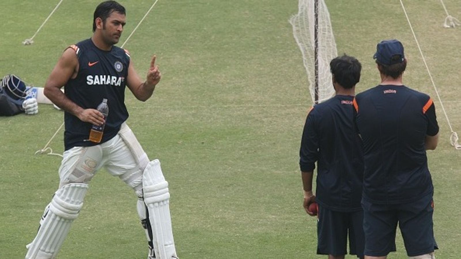 'If Dhoni wasn’t there…': Amit Mishra's big revelation on claims that MSD held back his career File Photo: Former India captain MS Dhoni (L) gives some tips to Amit Mishra (C) in this frame. (Getty)