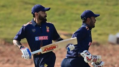 Ex-RCB star schools Virat Kohli's critics as he smashes century during Delhi's VHT opener against Andhra Virat Kohli and Nitish Rana running between the wickets during Delhi vs Andhra VHT clash