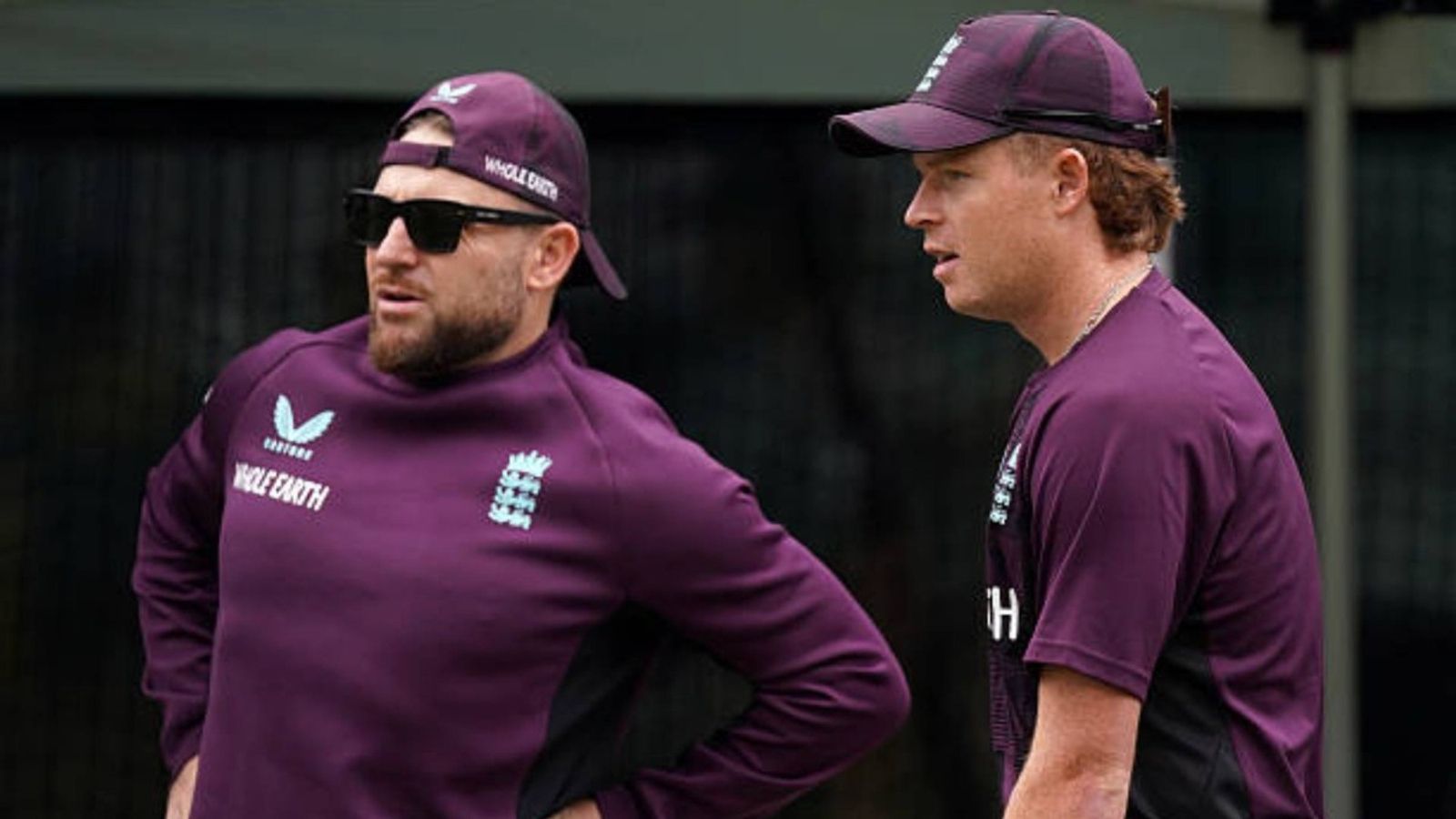 Ex-England captain lambasts Brendon McCullum for dropping Ollie Pope from playing XI for 4th Ashes Test England's Ollie Pope (right) and England head coach Brendan McCullum (left) talk during a nets session at the Melbourne Cricket Ground (via Getty)
