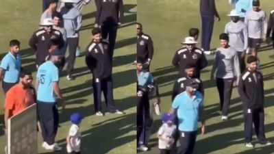 Watch: Rohit Sharma's wholesome gesture with little Virat Kohli fan melts hearts, video goes viral Watch: Rohit Sharma's wholesome gesture with little Virat Kohli fan melts hearts, video goes viral