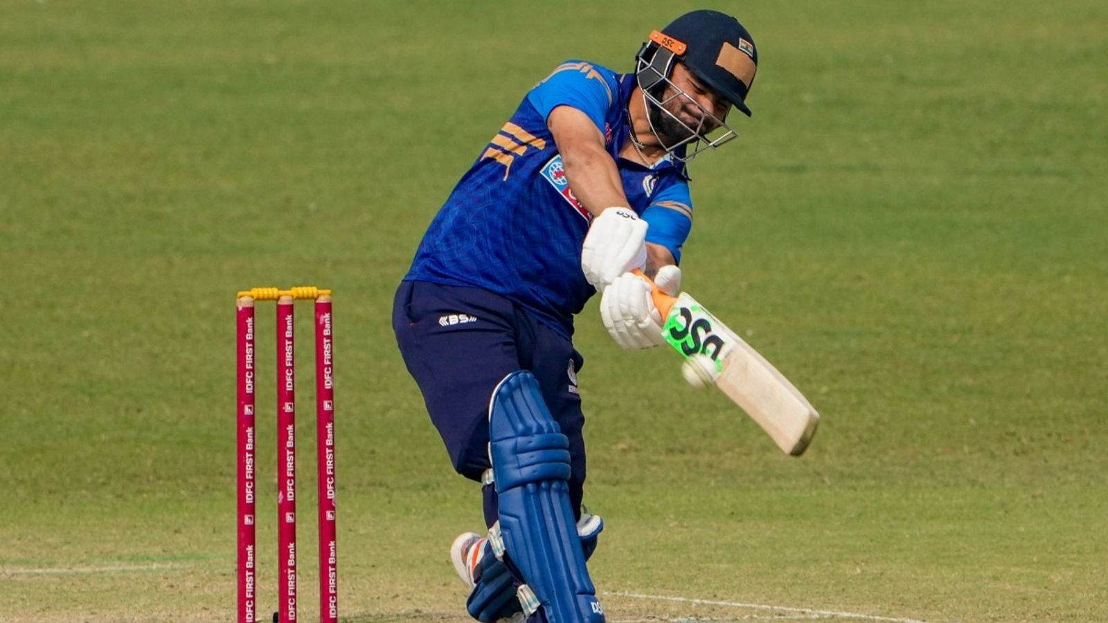 Rinku Singh continues impressive form in domestic cricket, smashes 56-ball hundred for UP in Vijay Hazare Trophy Rinku Singh continues impressive form in domestic cricket, smashes 56-ball hundred for UP in Vijay Hazare Trophy