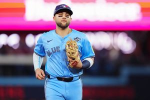 Toronto Blue Jays receive timely boost as power bat heats up ahead of possible Bo Bichette reunion SportsTak