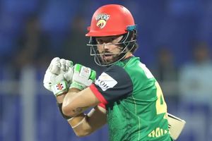 Max Holden’s unbeaten 66 guides Desert Vipers to five-wicket win over Sharjah Warriorz, securing a spot in the ILT20 Play-Offs SportsTak