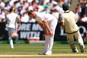 England face injury scare ahead of 5th Ashes Test as star pacer pulls hamstring in Melbourne SportsTak