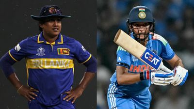 IND W vs SL W: Sri Lanka put India to bat first in 4th T20I, know playing XIs here Sri Lanka captain Chamari Athapaththu (L) and India skipper Harmanpreet Kaur in frame. (Getty)