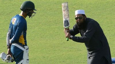 Captain Masood scores fastest 200 in first-class cricket by Pakistan batter, breaks legend's record Inzamam-ul-Haq, Shan Masood