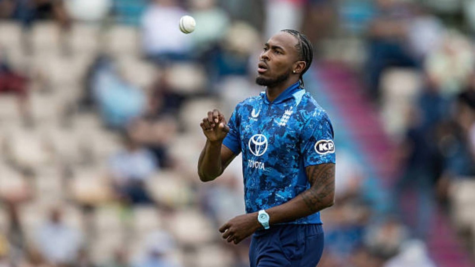 No place for Jofra Archer as England announce ODI and T20I squads for Sri Lanka tour Jofra Archer of England keeps his eye on the ball during the 3rd Metro Bank ODI between England and South Africa at Utilita Bowl (via Getty)