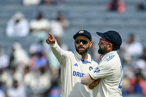 'Didn’t seem like a natural exit...': T20 World Cup winner questions Rohit Sharma, Virat Kohli's Test retirement SportsTak