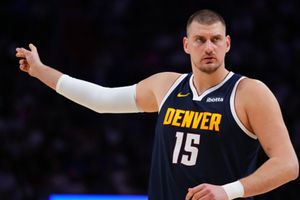 Nikola Jokic injury: Latest on Nuggets star's knee status ahead of Raptors clash SportsTak