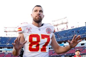 Travis Kelce gets advice from Patriots legend amid retirement rumors SportsTak