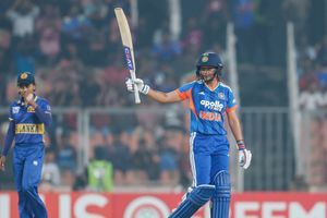 Harmanpreet Kaur’s fifty and clinical bowling help India crush Sri Lanka by 15 Runs in fifth T20I to complete 5-0 series whitewash SportsTak