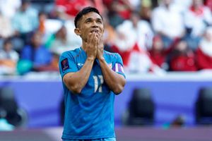 WATCH: Crisis in Indian football as Sunil Chhetri & others seek FIFA intervention over suspended ISL SportsTak