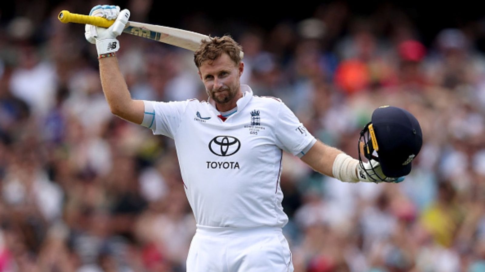 Root smashes 160 to equal Ponting's tally of tons, less than 2,000 runs away from Tendulkar's record Joe Root of England celebrates his century during day two of the fifth Ashes 2025-26 Test at Sydney Cricket Ground on January 05, 2026 in Sydney, Australia.