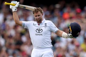 Root smashes 160 to equal Ponting's tally of tons, less than 2,000 runs away from Tendulkar's record SportsTak