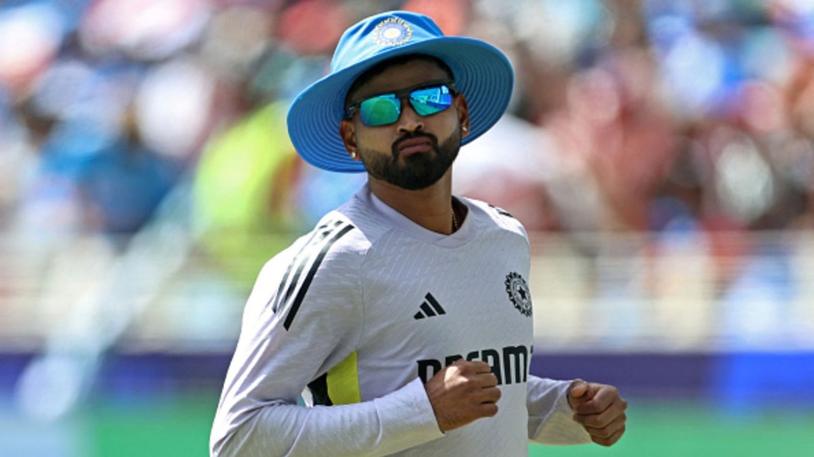Shreyas Iyer to lead Mumbai on comeback as captain Shardul Thakur ruled out of VHT 2025-26 India's Shreyas Iyer attends a warm-up session at the Dubai International Stadium in Dubai on February 23, 2025.