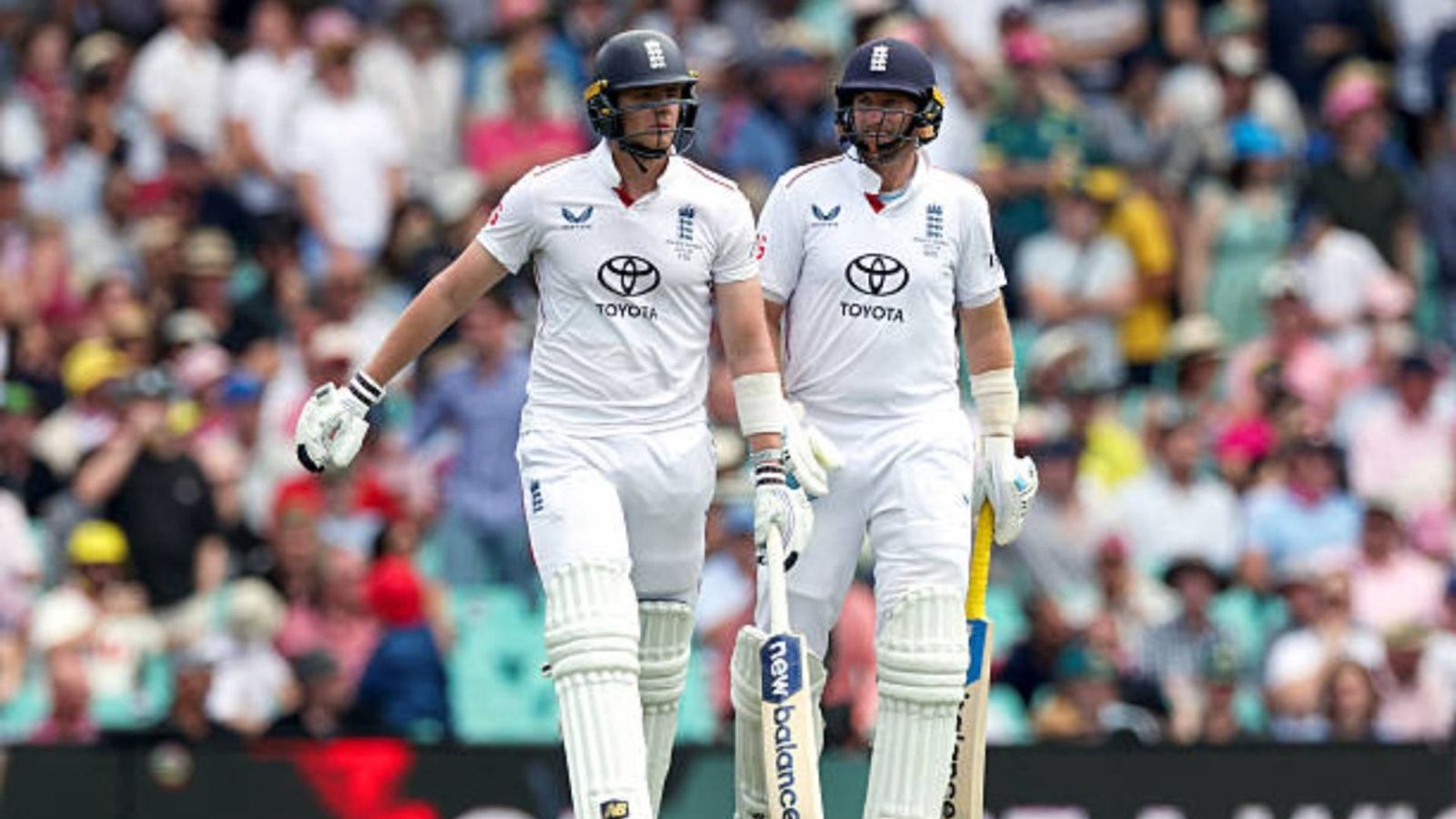 Joe Root defends England teammate after reckless dismissal on Day 2 of fifth Ashes Test England's Jamie Smith (L) reacts with teammate Joe Root as he walks back to the pitch after being dismissed on a no ball by Australia's Cameron Green on day two of the fifth Ashes cricket Test match between Australia and England (via Getty)