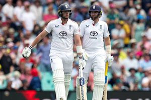 Joe Root defends England teammate after reckless dismissal on Day 2 of fifth Ashes Test SportsTak