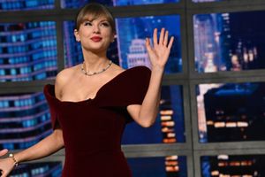 Taylor Swift reaches new peak as her album’s momentum keeps surging SportsTak
