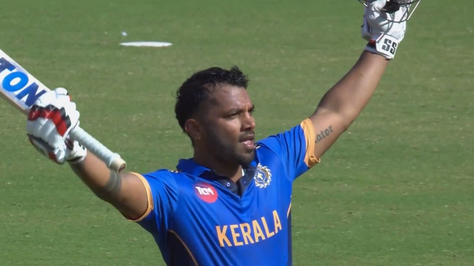 Punjab Kings batter slams 14 sixes in unbeaten 84-ball 162, most in a VHT run chase Kerala's Vishnu Vinod celebrates his century in Vijay Hazare Trophy 2025-26 clash against Puducherry on January 6.