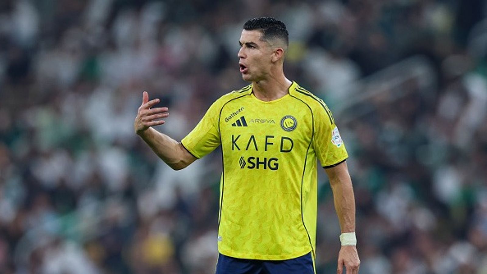 Cristiano Ronaldo requests Al-Nassr to sign star Real Madrid defender as a free agent, his name is... Cristiano Ronaldo requests Al-Nassr to sign star Real Madrid defender as a free agent, his name is...