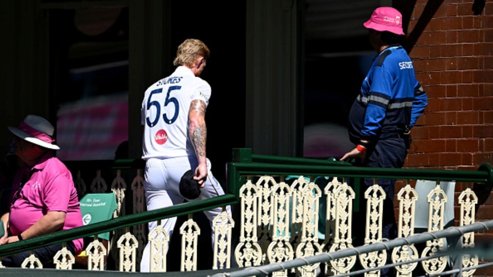 Huge blow to England as Ben Stokes suffers groin injury, unlikely to bowl in Sydney Test England captain Ben Stokes leaves the field after picking up an injury during day four of the fifth Test in the 2025/26 Ashes series at Sydney Cricket Ground on January 07, 2026.