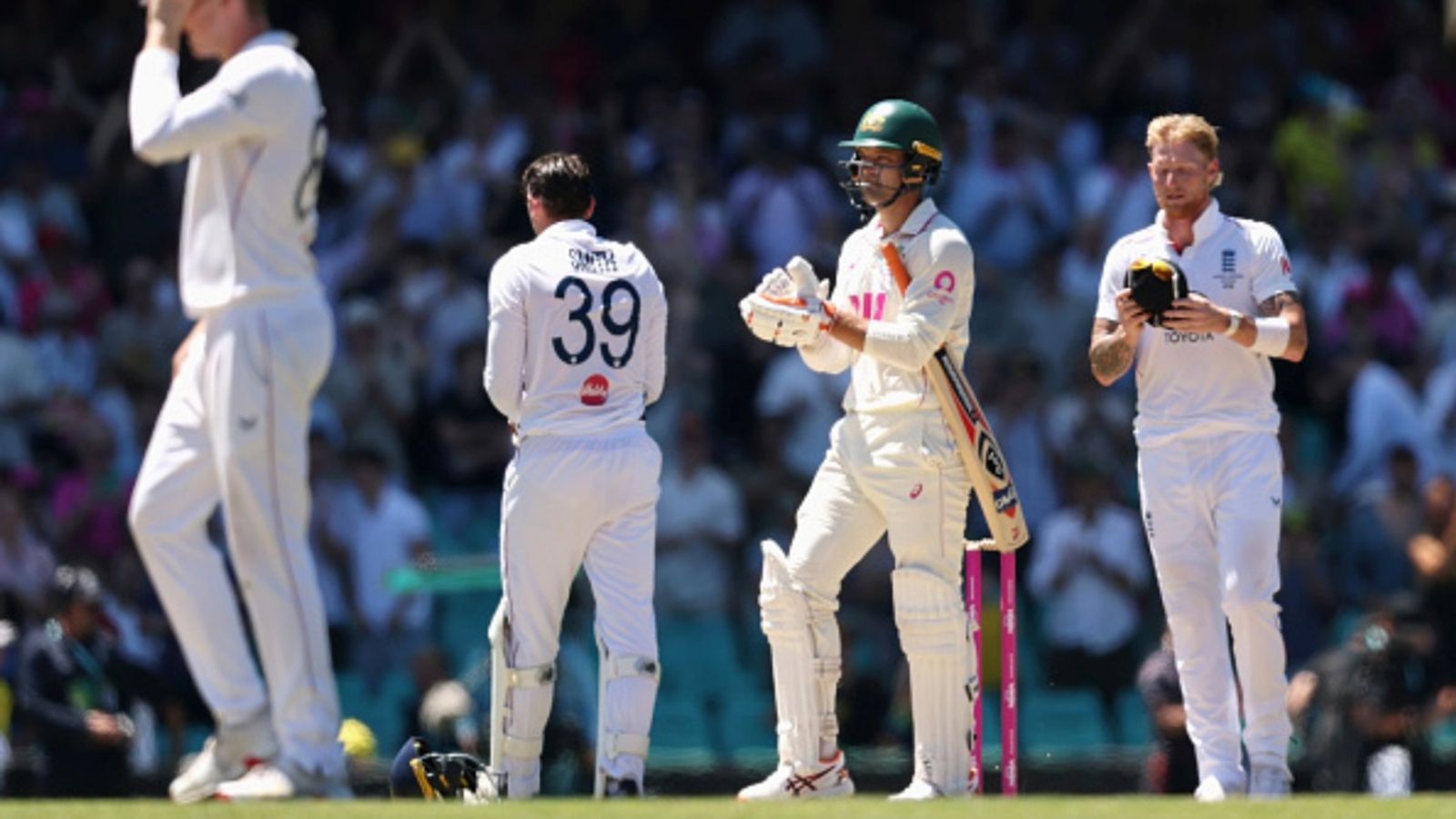 Bethell's brave 154 in vain as nervy Australia beat England by 5 wickets in Sydney, win Ashes 4-1 Alex Carey of Australia celebrates winning the fifth Test of the Ashes 2025-26 during day five of at Sydney Cricket Ground on January 08, 2026 in Sydney, Australia.