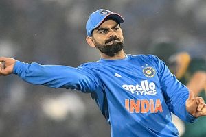 'Logon ki daal roti nahi chalti': Kohli's brother strongly reacts following Manjrekar's remark SportsTak