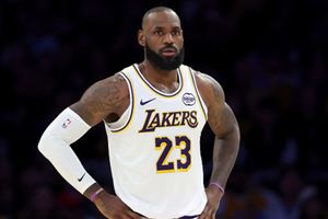 LeBron James at risk of being ineligible for NBA awards; 21-year streak under threat after Lakers' superstar missed game vs Spurs SportsTak