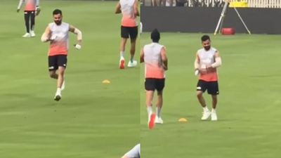 Kohli in fun mode! Virat mimics Arshdeep's run-up during India practice session, Video goes viral Virat Kohli mimics Arshdeep Singh's run-up during India practice session. (X/Twitter)