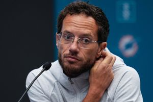 Mike McDaniel sparks league-wide interest as coaching market heats up after Dolphins exit SportsTak