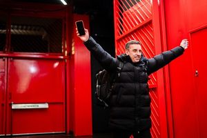 Gary Neville picks IDEAL candidate for Manchester United head coach position, his name is... SportsTak