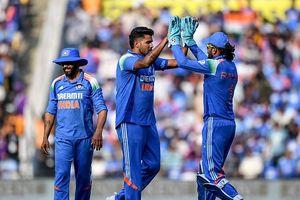 KL Rahul reveals his conversation with Harshit Rana while batting during 1st ODI against New Zealand SportsTak