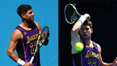 Watch: Carlos Alcaraz rocks in Lakers’ LeBron James’ jersey at Australian Open Carlos Alcaraz wears LeBron James jersey at Australian Open