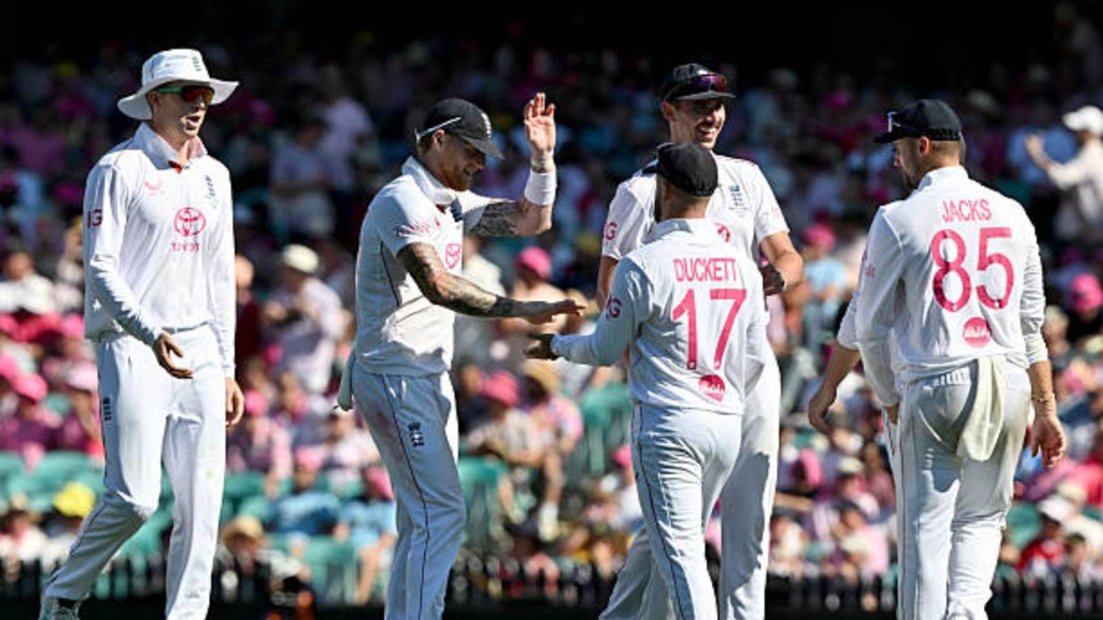 Sunil Gavaskar brutally trolls England, labels them as 'paper tigers' after humiliating Ashes defeat England's Ben Stokes (C) celebrates the dismissal of Australia's Cameron Green with teammates on day three of the fifth Ashes cricket Test between Australia and England at the Sydney Cricket Ground (via Getty)